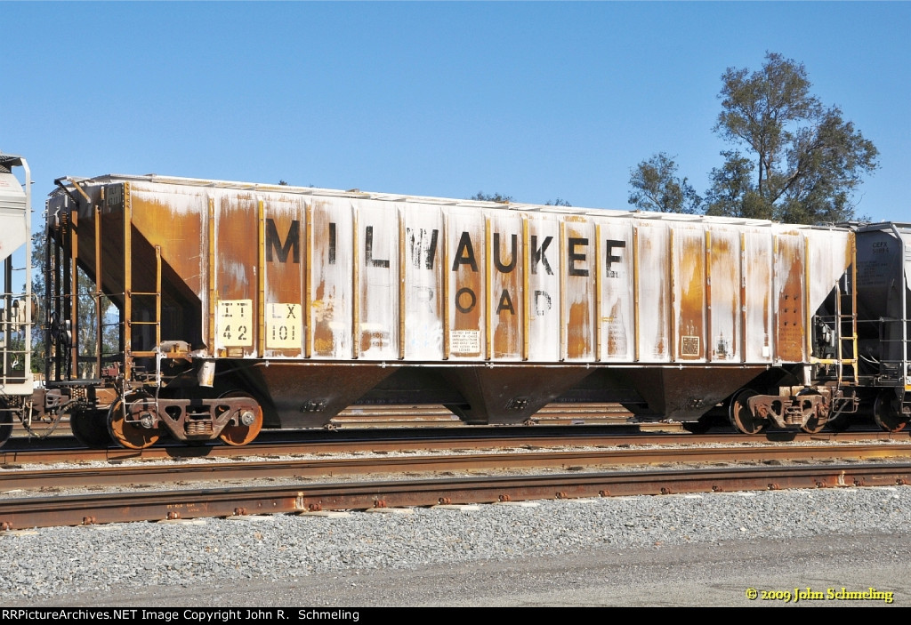 ITLX 42101 at West Colton CA. 10/28/2009